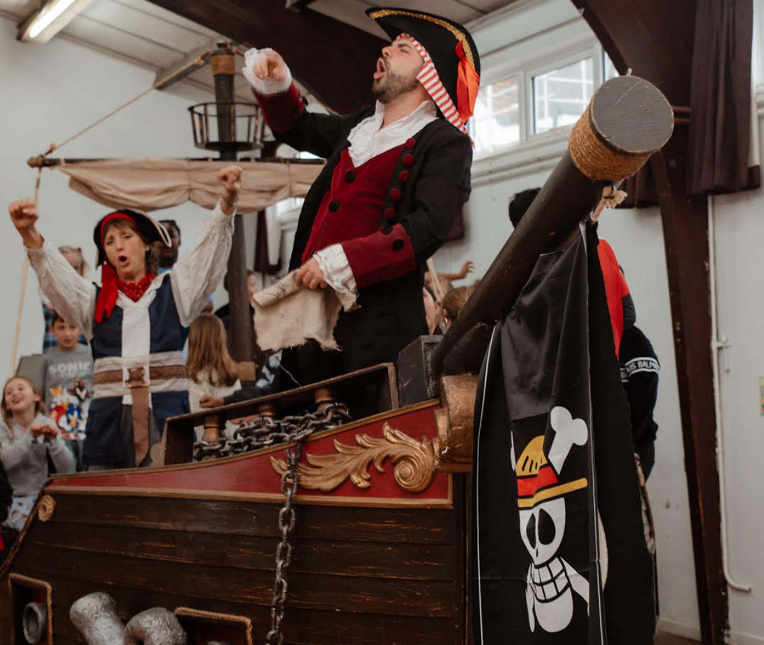 Entertainers Pirate Pratswagg & Pirate Peggy set sail with the kids at this party in London!
